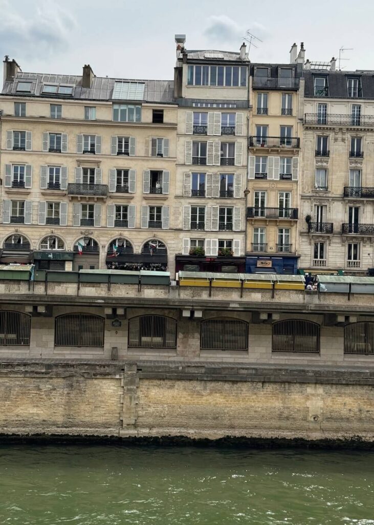 seine river view paris