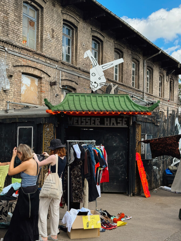 berlin fleamarket warschauer strasse