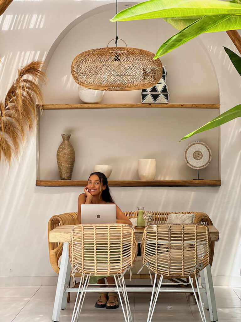 digital nomad working from cafe in Ubud Bali