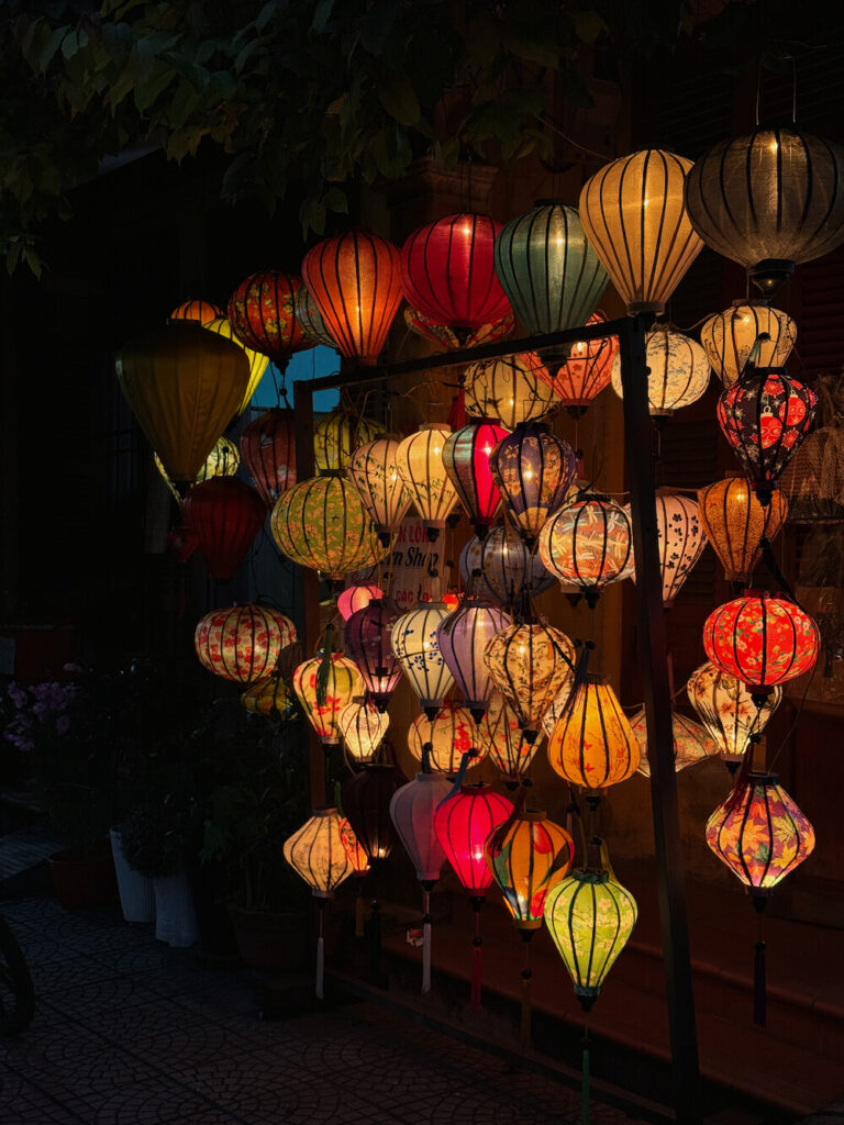 hoi an ancient town lanterns