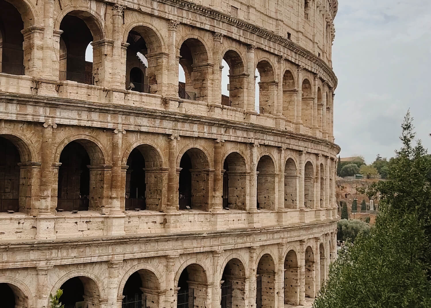 rome italy colosseum outside