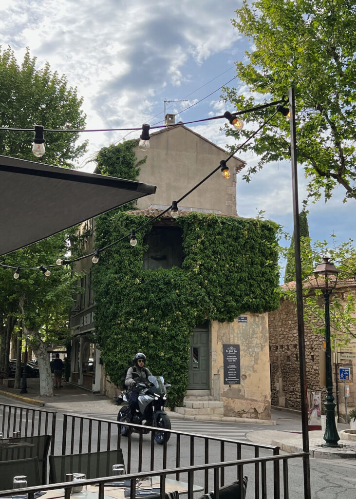 beautiful streets saint-remy de provence