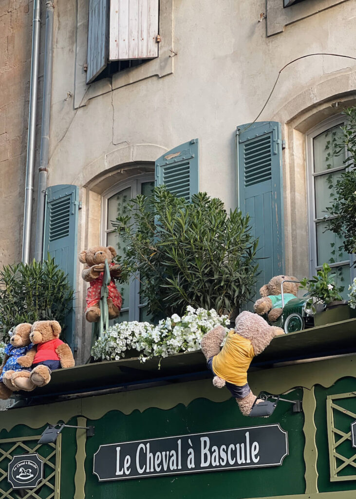 cute storefront saint-remy de provence bears